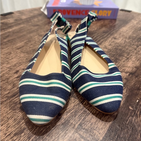 Blue and Green Striped Flats for Casual Wear - Picture 2 of 6